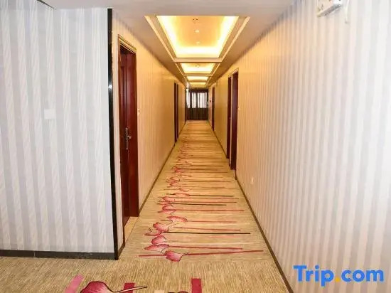 Haohai Qingyun Hotel (Zhanjiang Chikan Old Street)