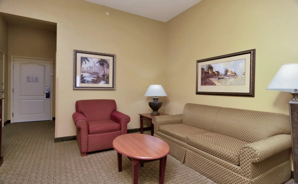 Holiday Inn Express Hotel & Suites DFW West - Hurst by IHG