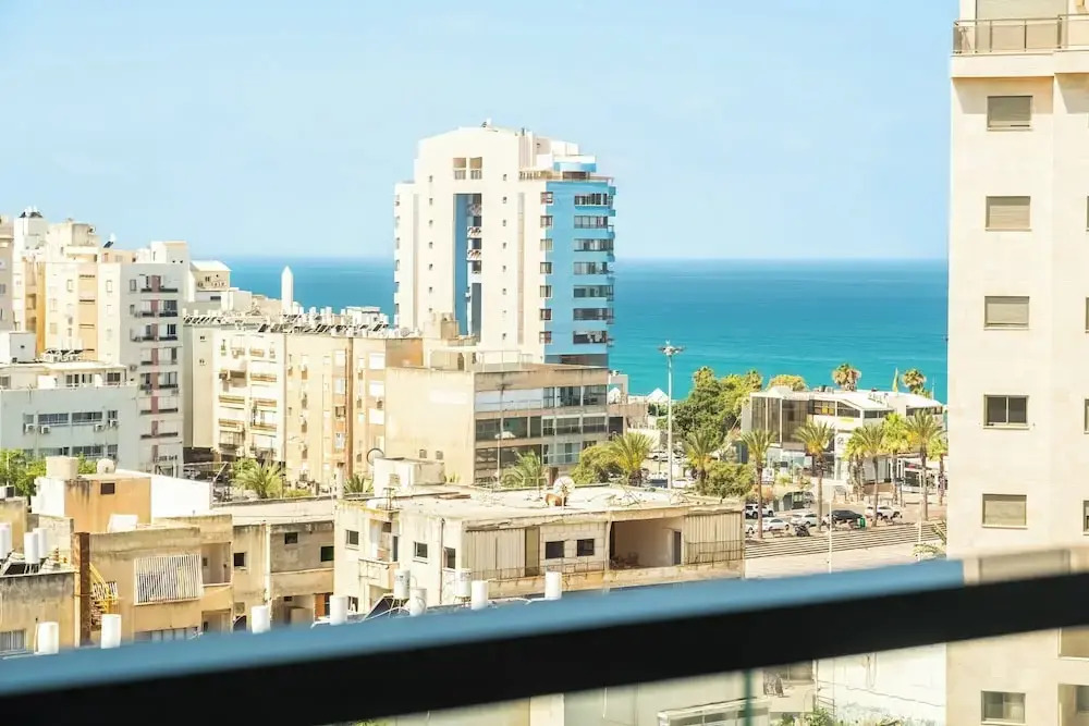 MAMAD - Sea Breeze Netanya Retreat by Sea N Rent