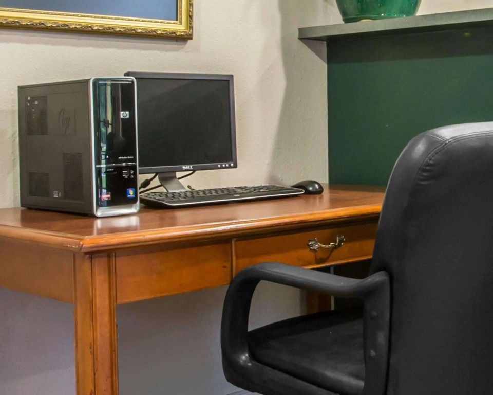Econo Lodge Inn & Suites Columbus near Fort Benning