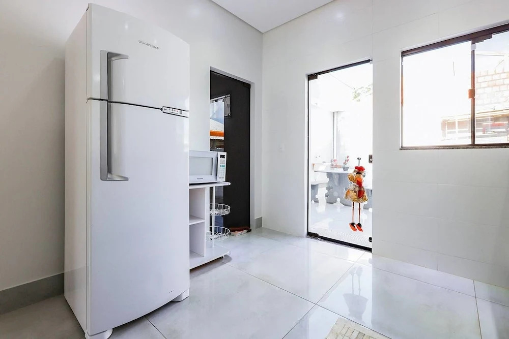 Casa Moderna em Condomínio de Canasvierias