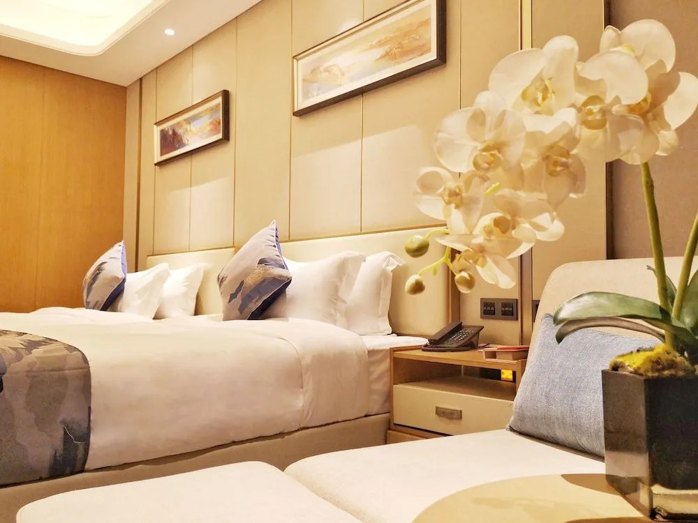 Ramada Plaza Dongxing City Center