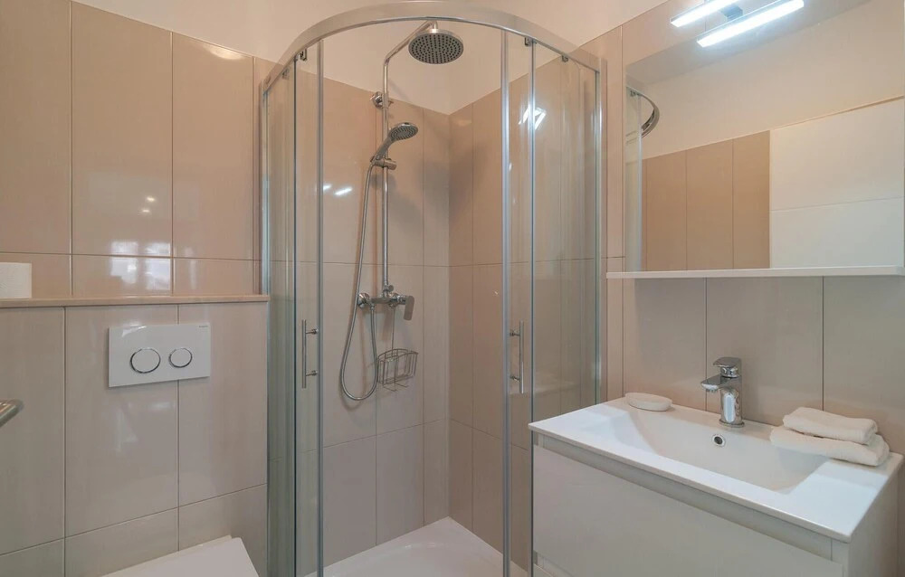 Amazing Apartment in Selca With 2 Bedrooms, Wifi and Outdoor Swimming Pool