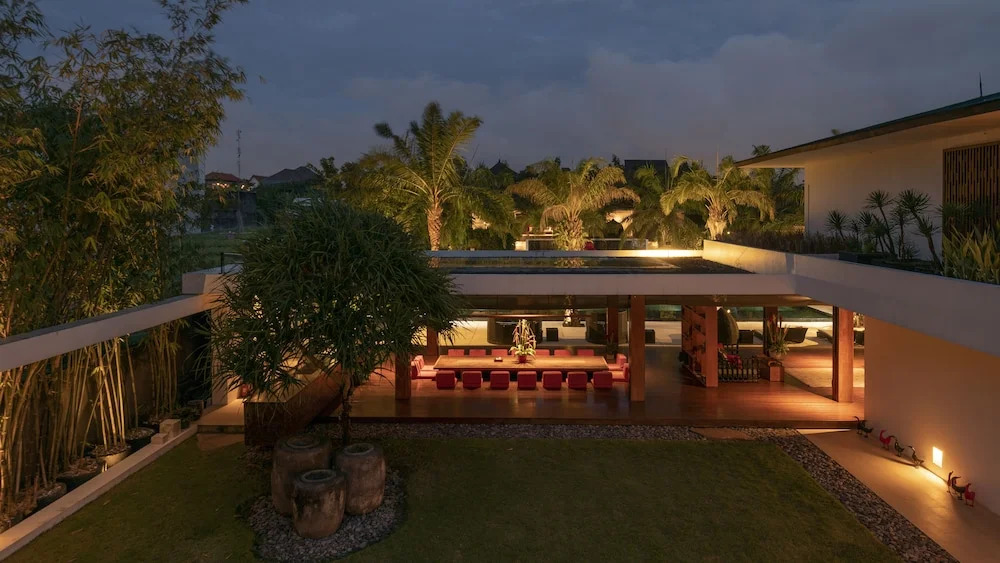 SuperNova Private Boutique Retreat Villa