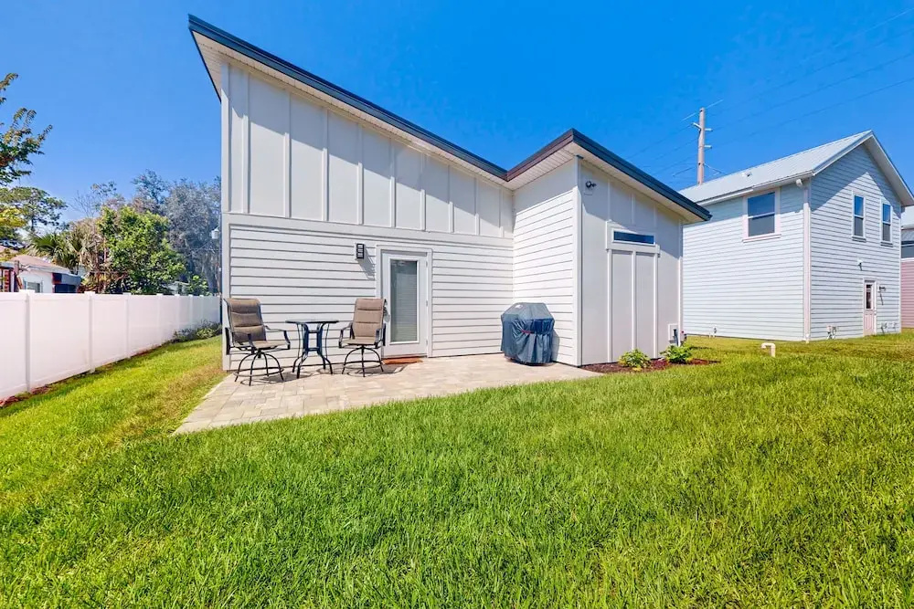 Inviting, Newly Built, Dog-friendly Home With Patio, Central AC & Great Location