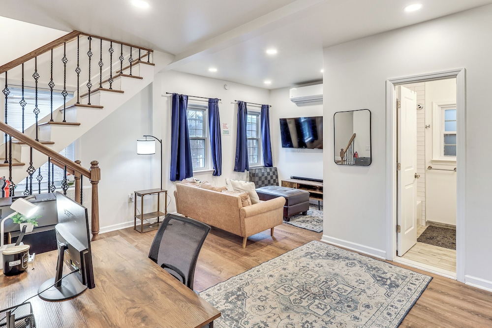 Near Belleville Park & Metlife: Pet-friendly Stay!