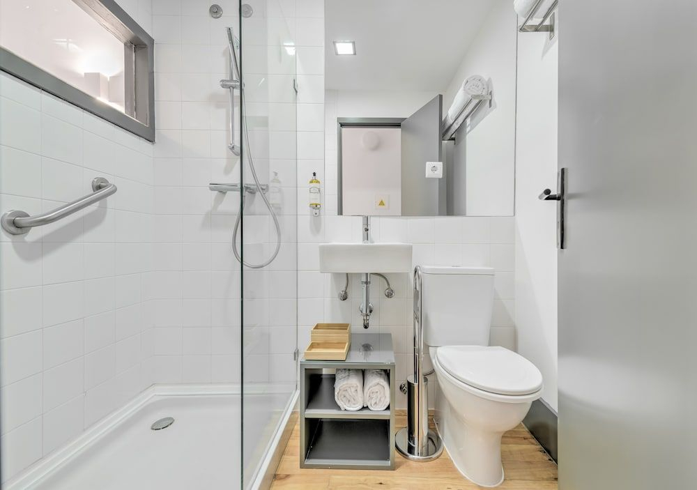 Oporto Street Fonte Taurina - Riverfront Suites