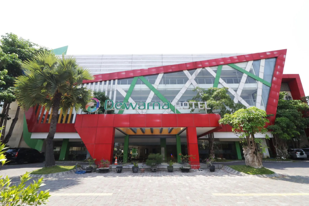 Dewarna Hotel & Convention