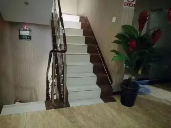 Taichuan Business Hotel
