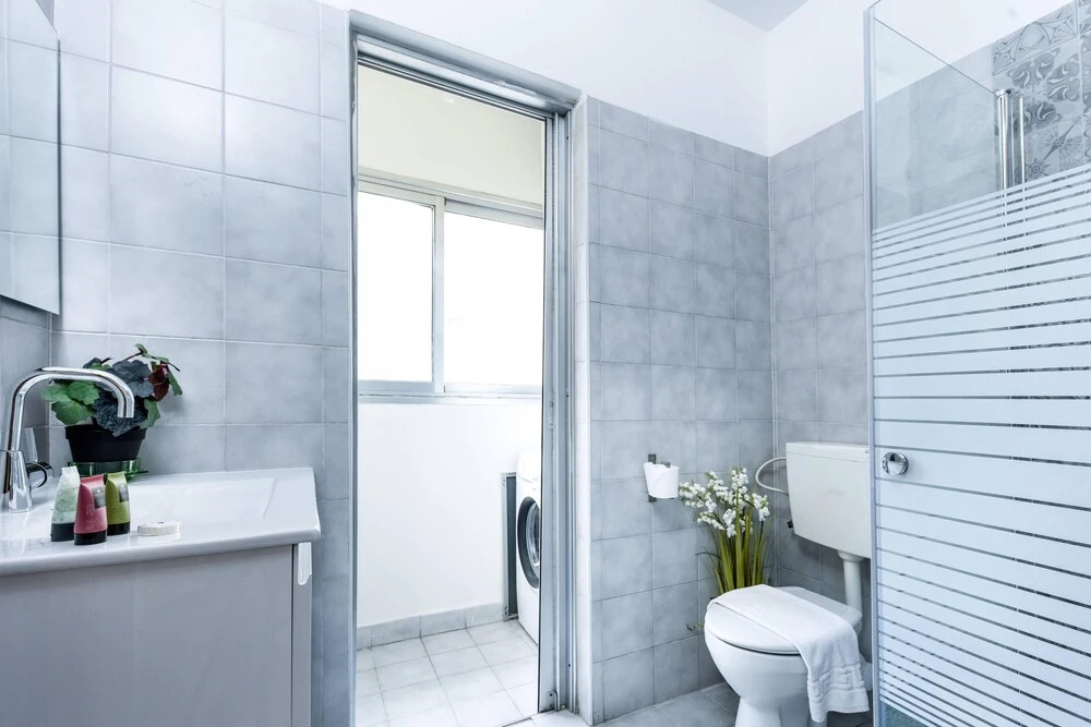 MAMAD - Apt with Balcony In the Heart of TLV