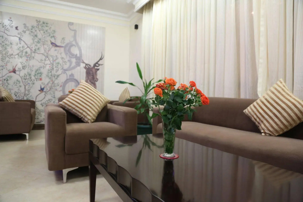 Caravan Hotel