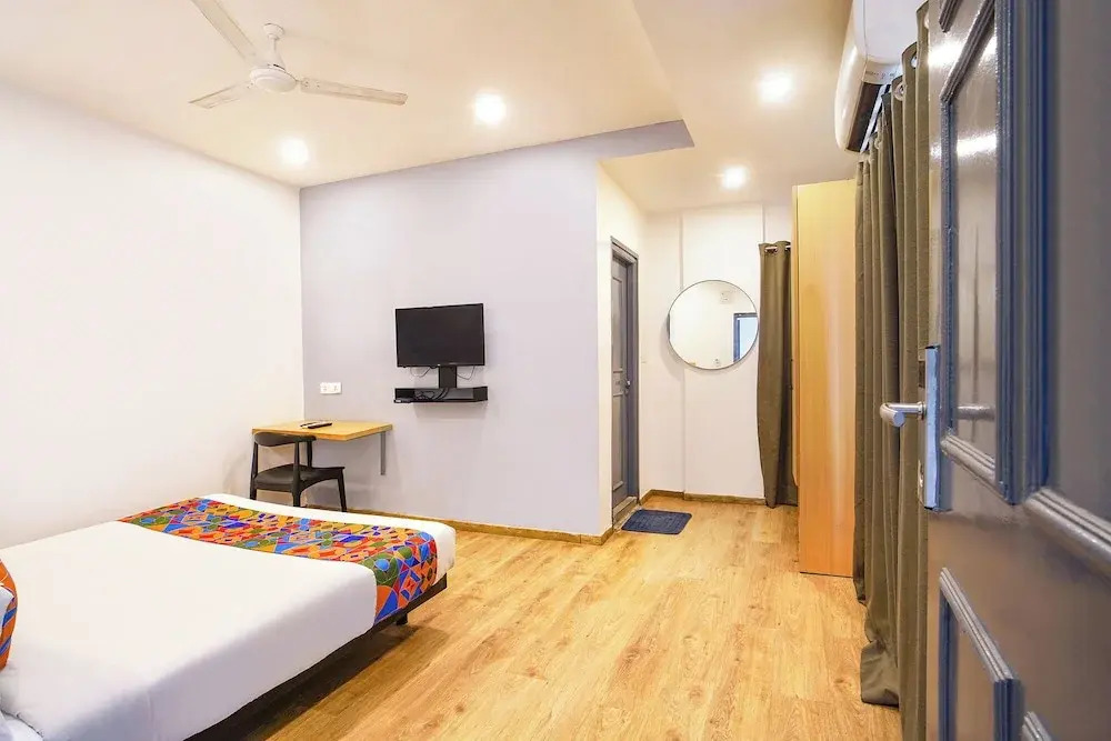 FabHotel Cinco - Nr Secunderabad Railway Station, Yashoda Hospital