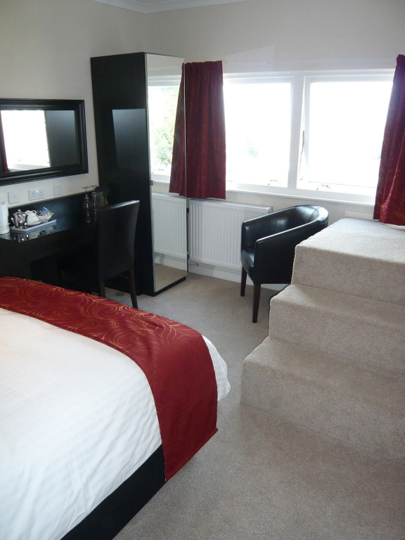 Queenswood Hotel