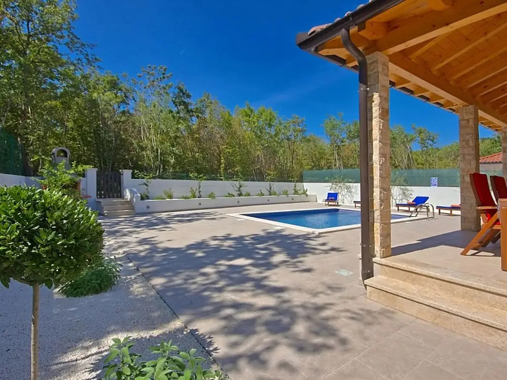 Gorgeous Villa in Belavici With Swimming Pool