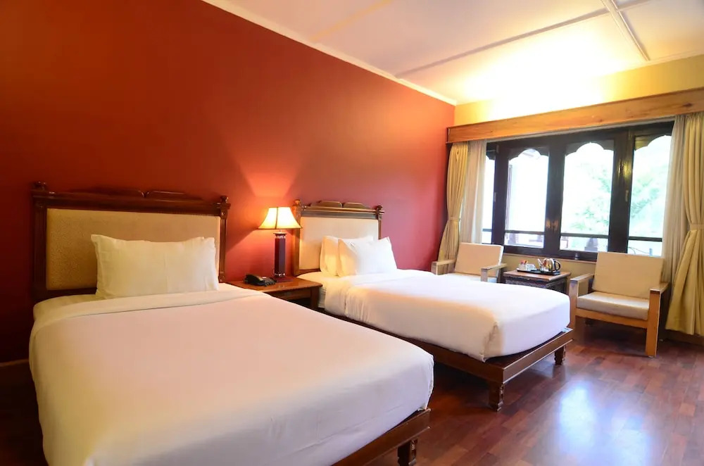 Himalayan Dragon'S Nest Hotel