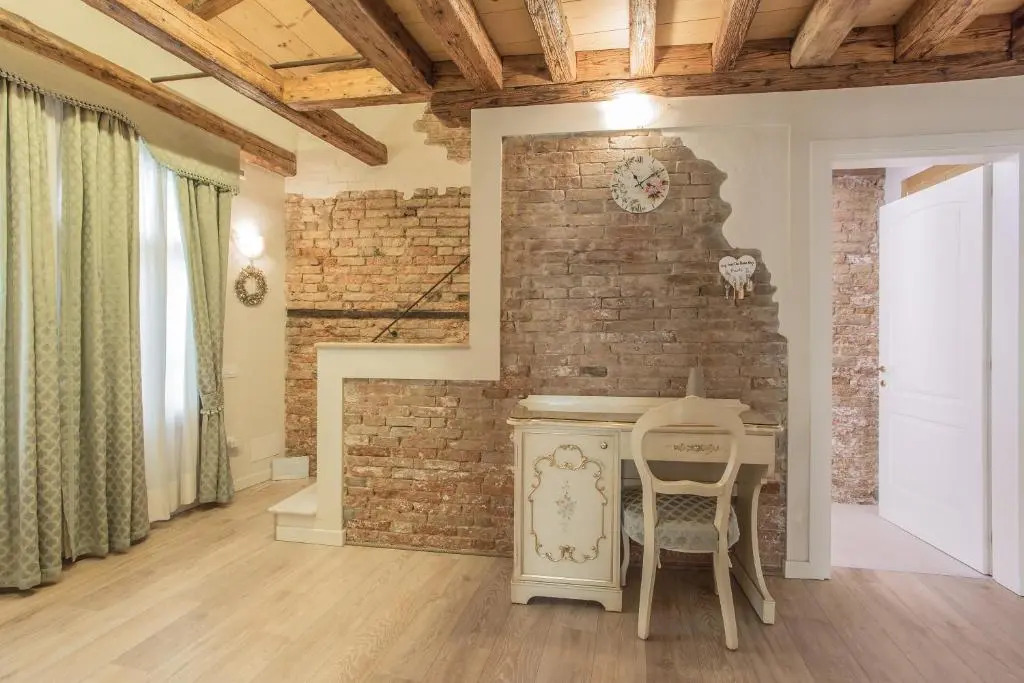 Sweet Home Venice