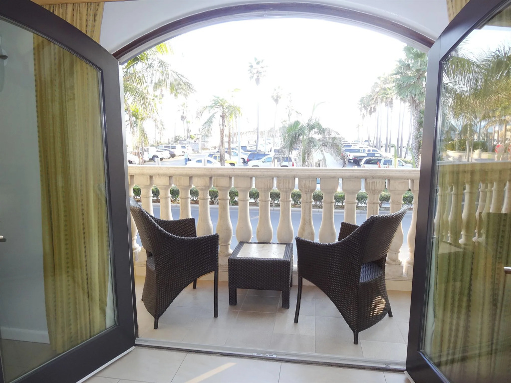 Balboa Inn, On The Beach At Newport