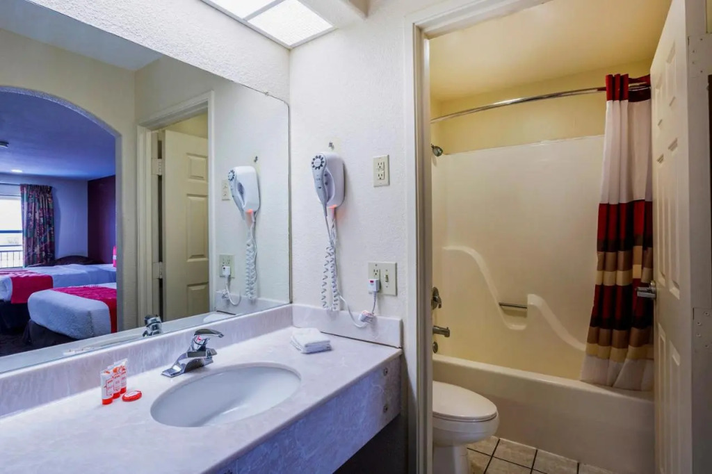 Econo Lodge  Inn & Suites Port Allen