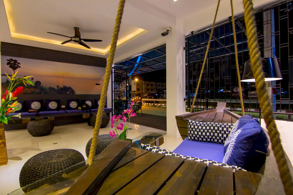 Hotel The Journey Patong New