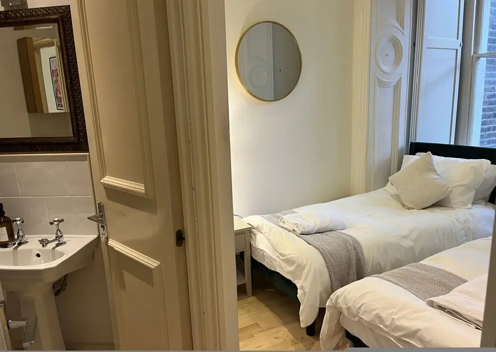 Newly Refurbished - Awesome 3 Bedroom Notting Hill Very Central With a Balcony