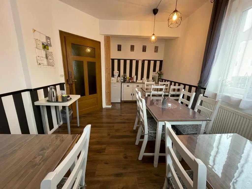 House LA Neuschwanstein Blick - Budget City Hotel