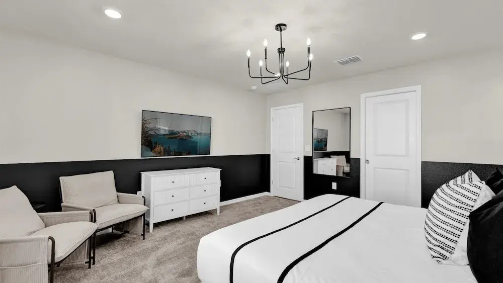 Upstay Family Home w Cinema, Pool & BBQ Clermont
