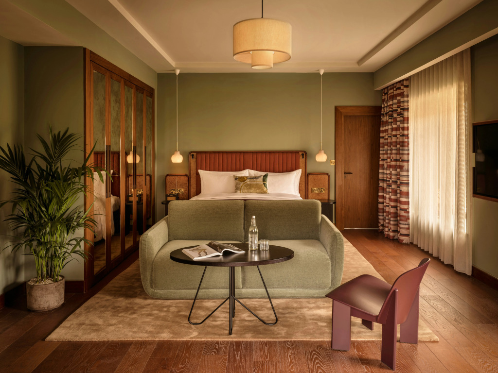 Devonshire Club & Hotel
