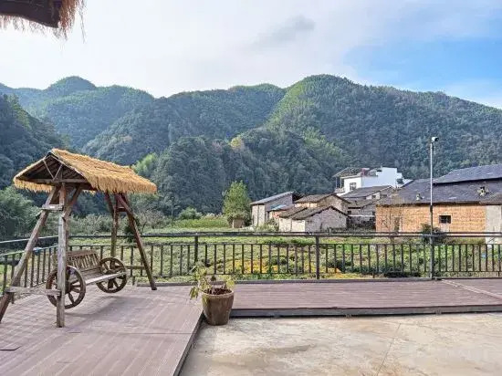 Xiuning Liu Jie's Family Farmhouse