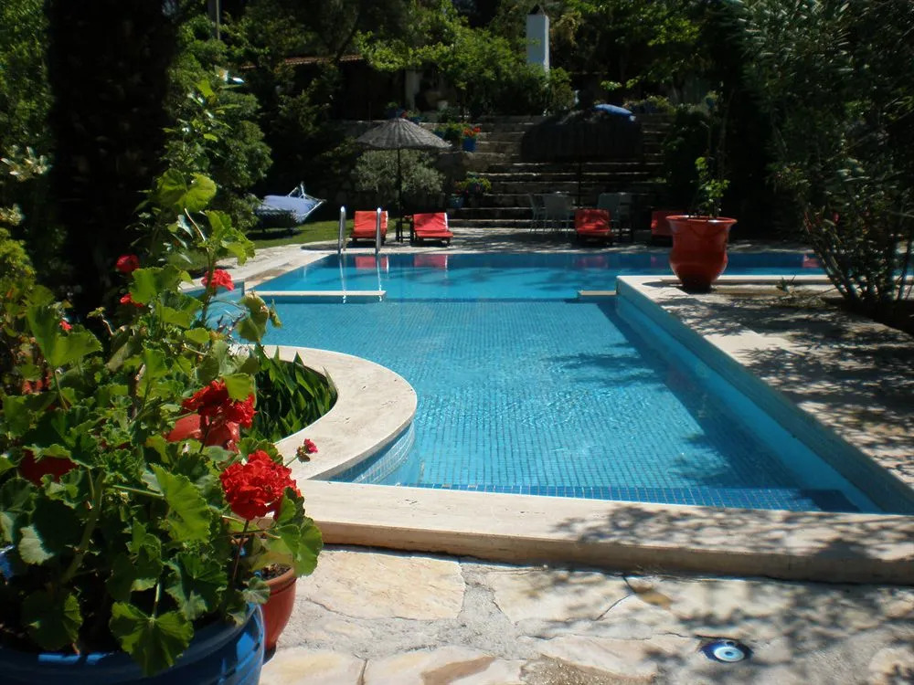 Bakkhos Guesthouse