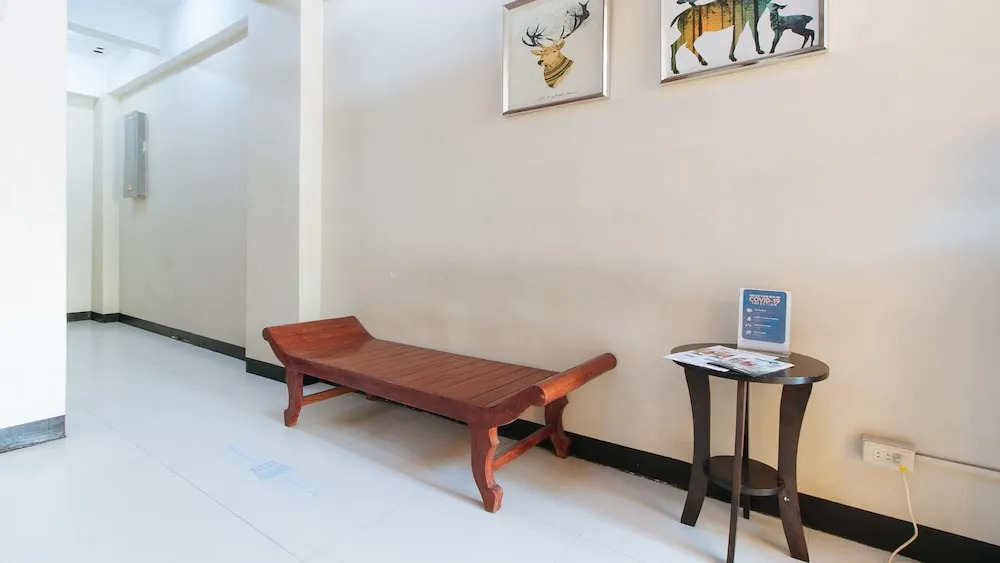 RedDoorz Near C5 Kalayaan Avenue Makati