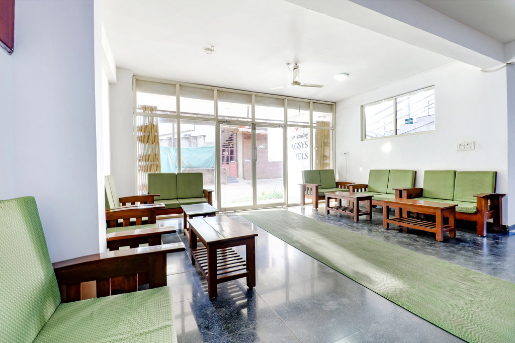 Fabhotel Raj Residency