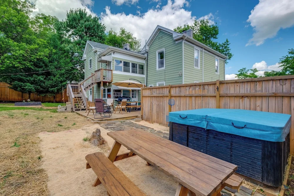4 Mi to Liberty U: Huge Home w/ Yard & Hot Tub
