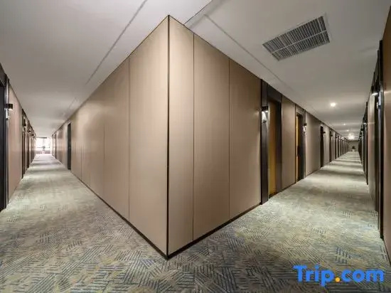 Rujia Ruibaiyun Hotel (World Expo Park Chengshan Road Subway Station Branch)