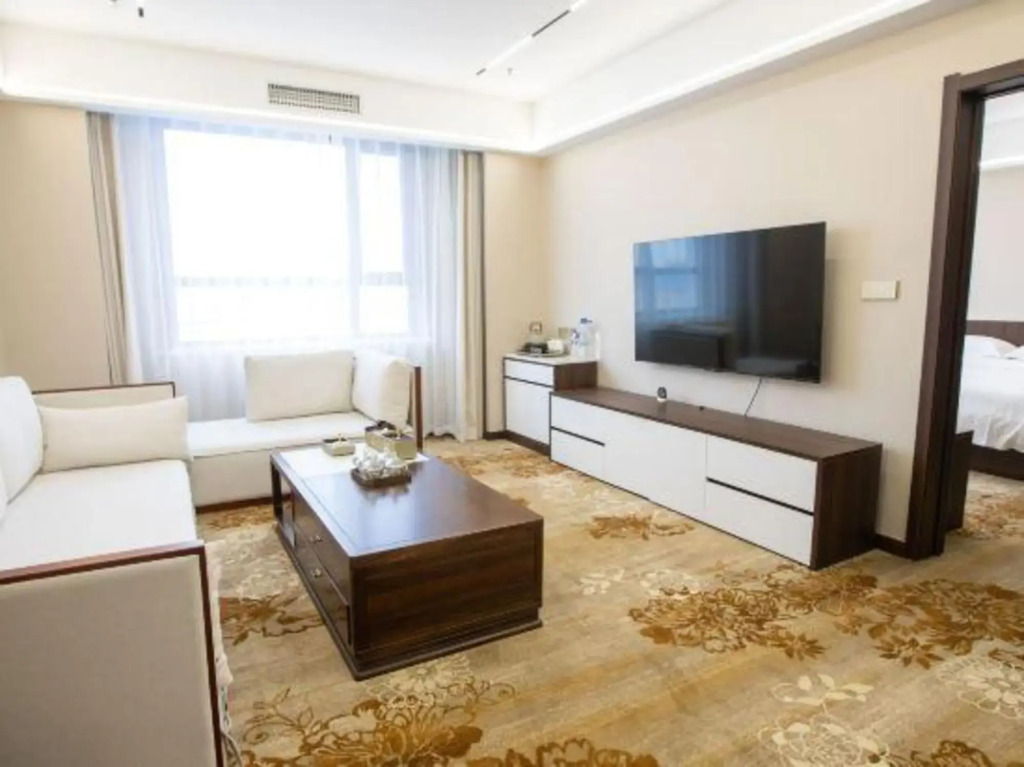 Baicheng Hotel