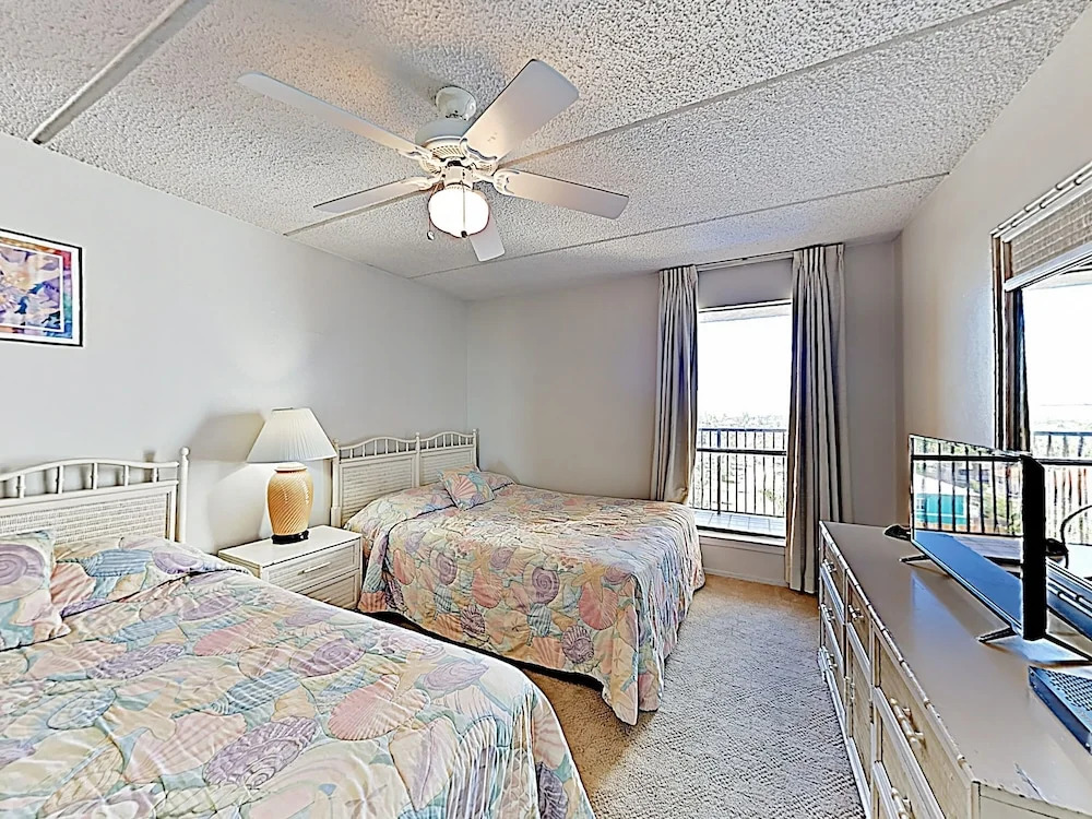 New Listing! Beautiful 8th-floor W/ Balcony 2 Bedroom Condo