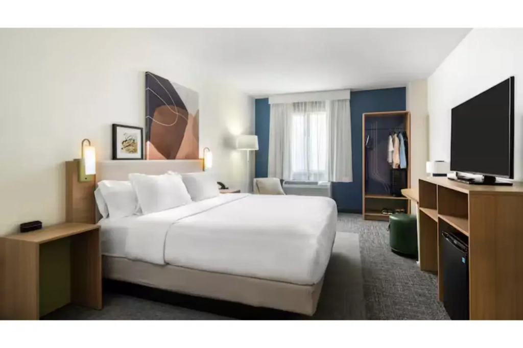 Spark by Hilton Glendive