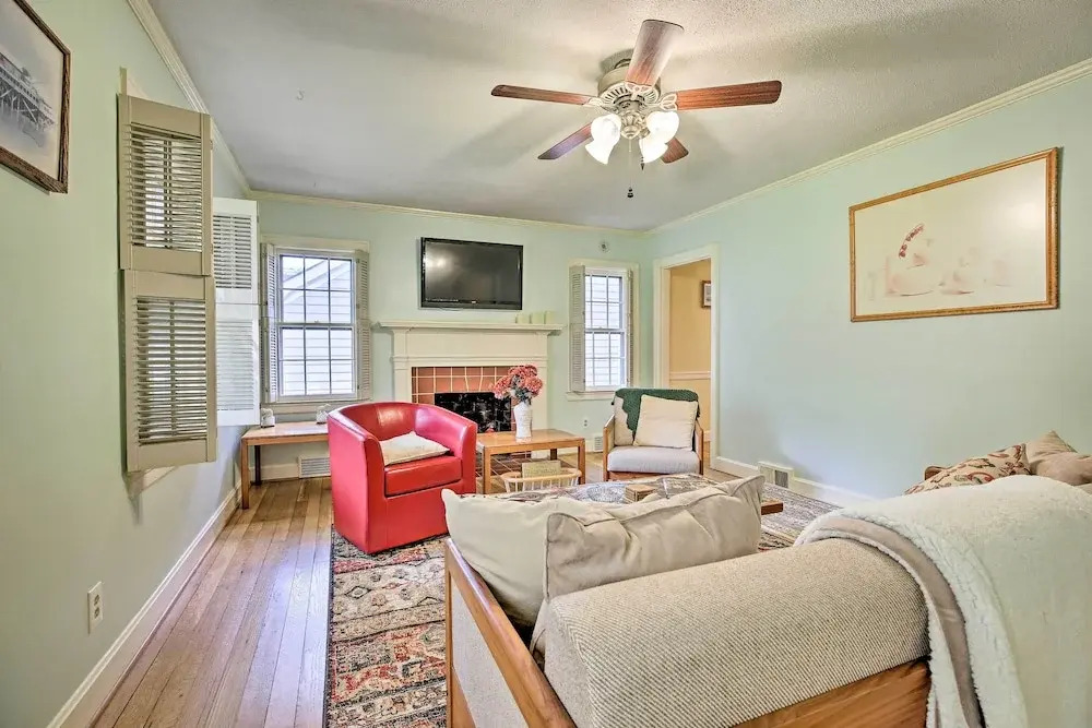 Lexington Getaway w/ Backyard Deck < 2 Mi to UK!