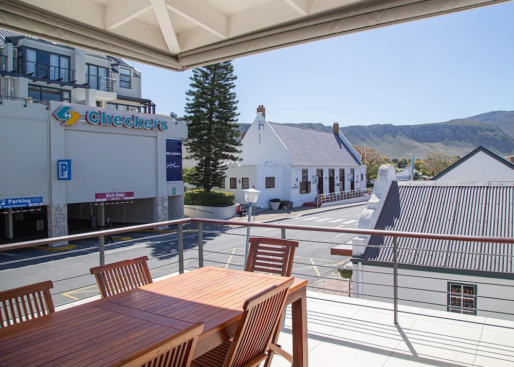 Marine Square Luxury Suites