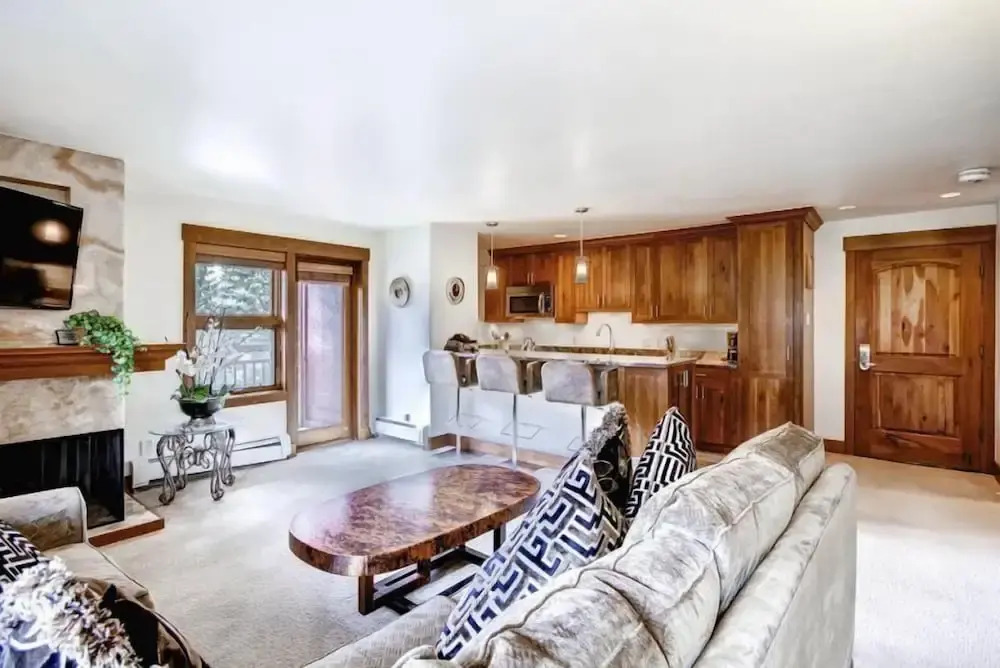 Luxury Ski In, Ski Out 1 Bedroom Mountain Residence In The Heart Of Lionshead Village With Heated Slope Side Pool And Hot Tub
