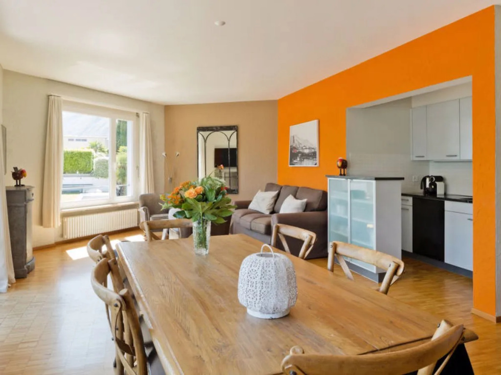Suite Modern 33610