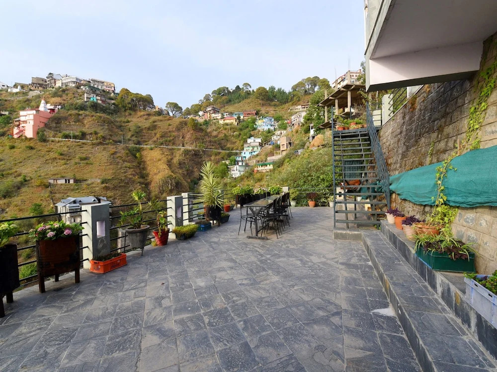 OYO 14627 Kasauli Residency