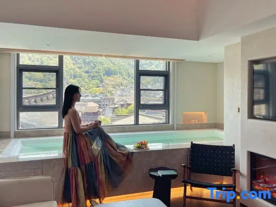 Mount Villa By T Residence (Viral infinity pool & rooftop bar | Perfect photo spot)