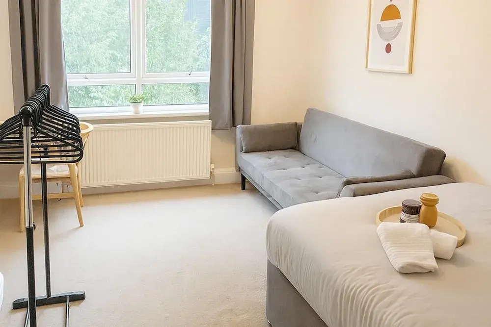 2 Bed Apartment - Sleeps 4 - Parking - Wifi