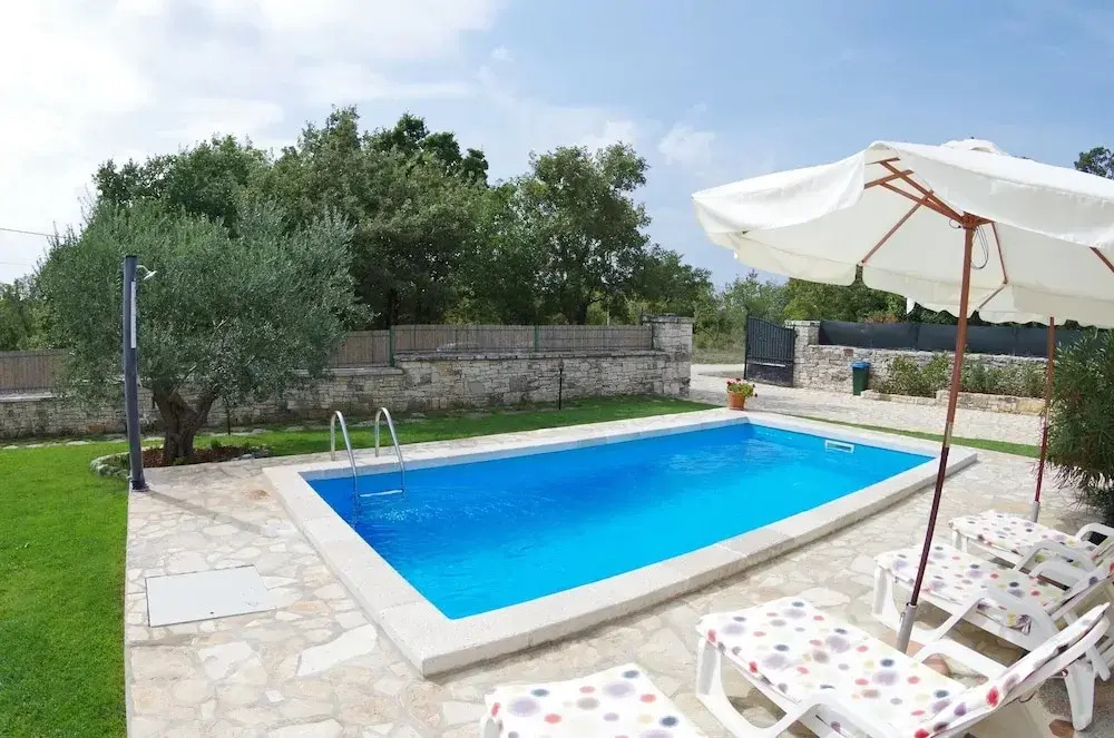 Peaceful Villa in Jursici With Private Pool