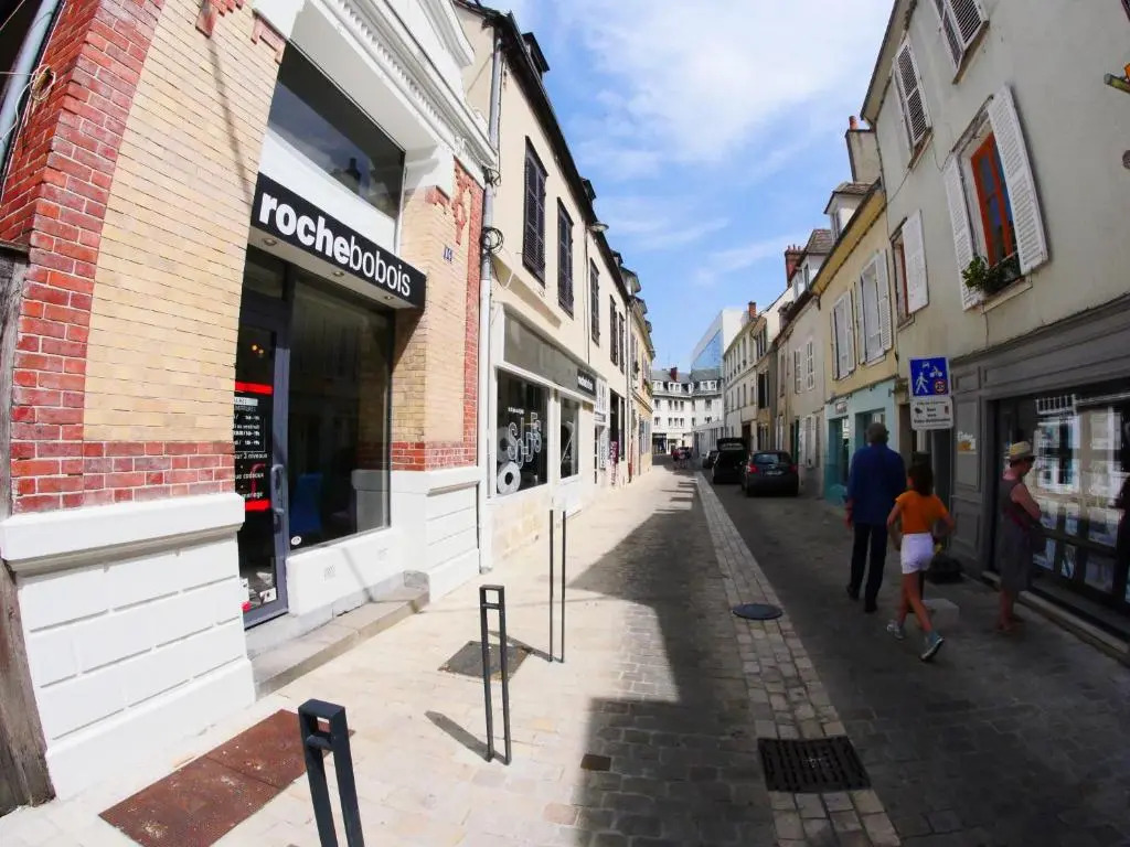 Coeur de ville, joli 2 pieces au 1er étage, Wifi !