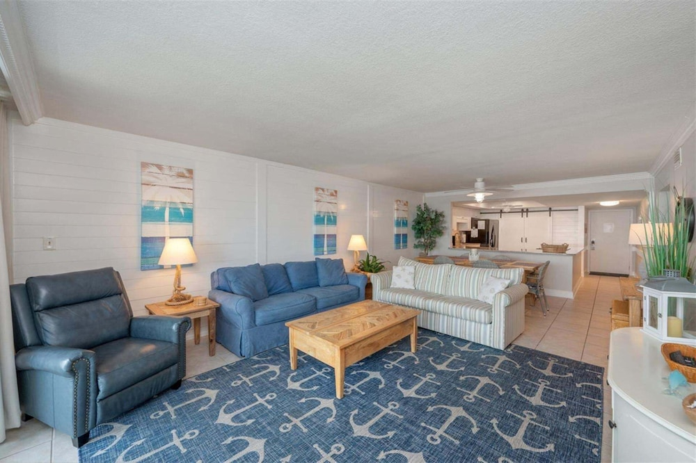 Shoreline Towers 3084 2 Bedroom Condo