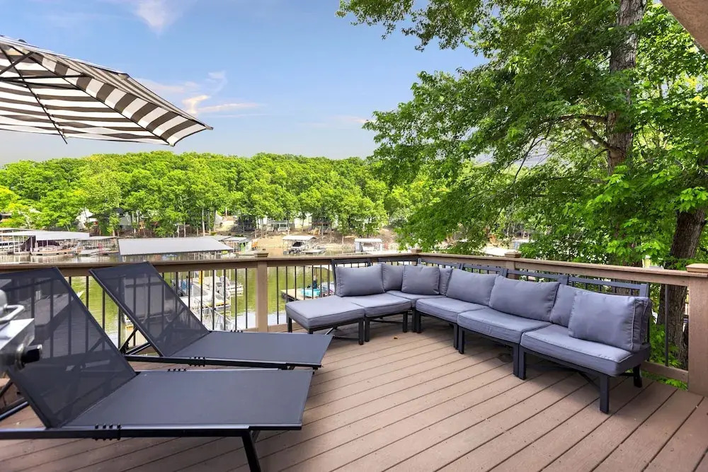 Newly Remodeled w/ Dock, Boat & PWC Slips, Pool Table & Golden Tee