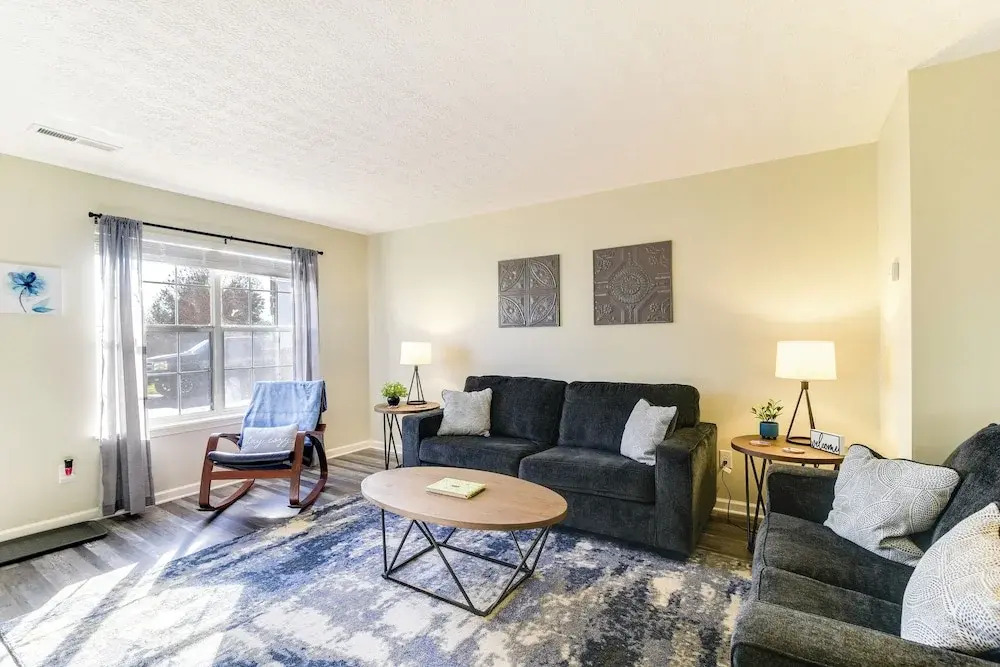 Bowling Green Townhome: 4 Mi to Lost River Cave!