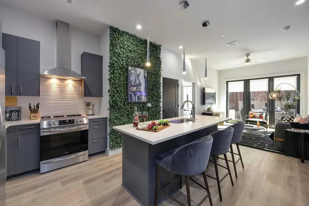 Sleeps 42 7 Modern Midtown Apartments w/ Gym + Pool Walkable to Shops & Eats