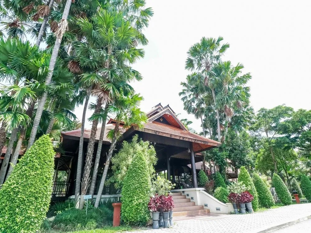 NIDA Rooms Saket Valley 200 Station